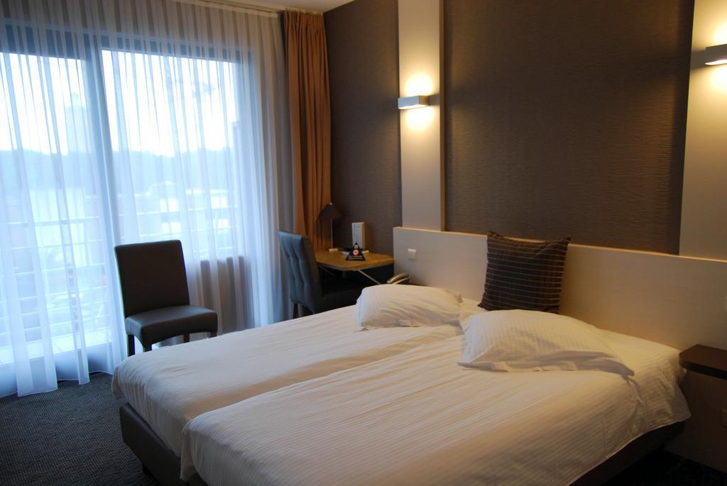 Hotel Melinda Остенде Стая снимка