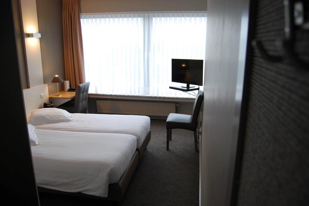 Hotel Melinda Остенде Стая снимка