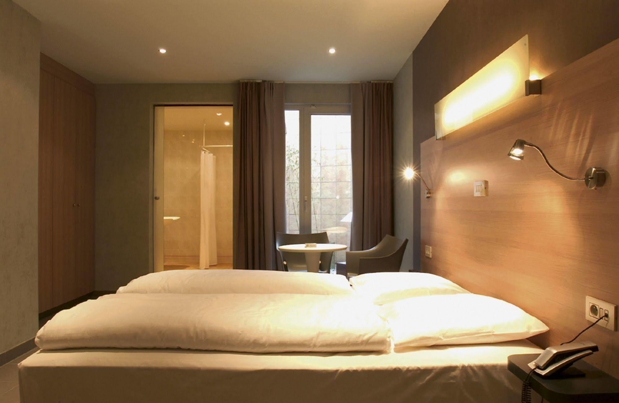 Hotel Melinda Остенде Екстериор снимка