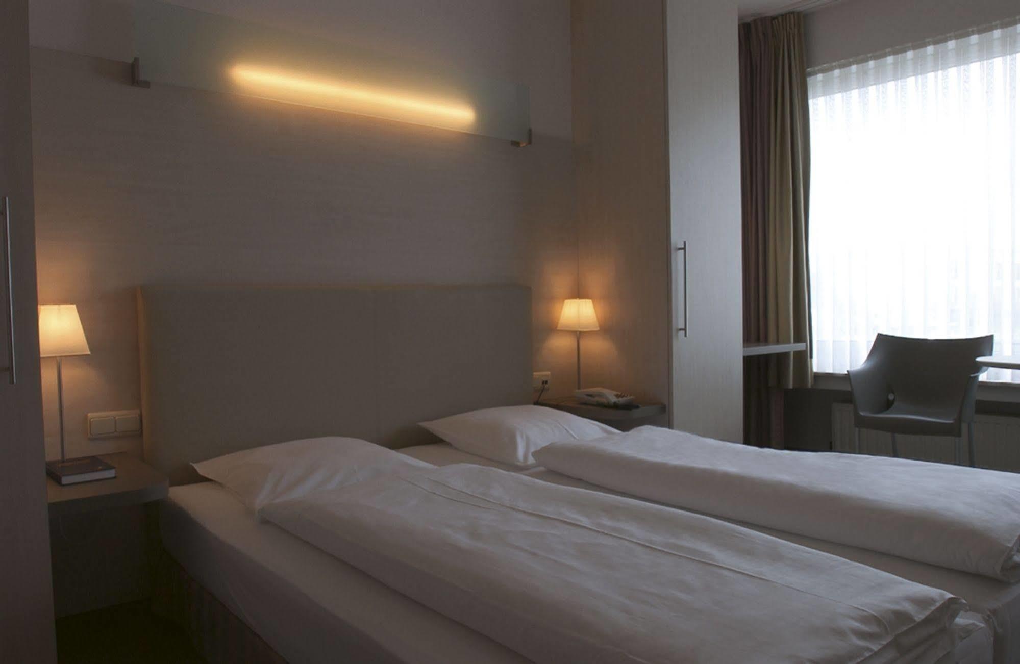 Hotel Melinda Остенде Екстериор снимка